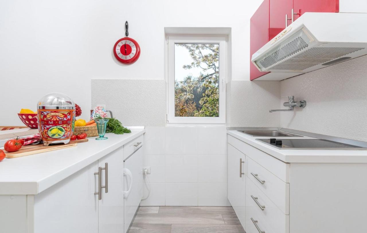 Luxury New !!! Apartment One And Only With Terrace & Free Bikes Poreč Exterior foto