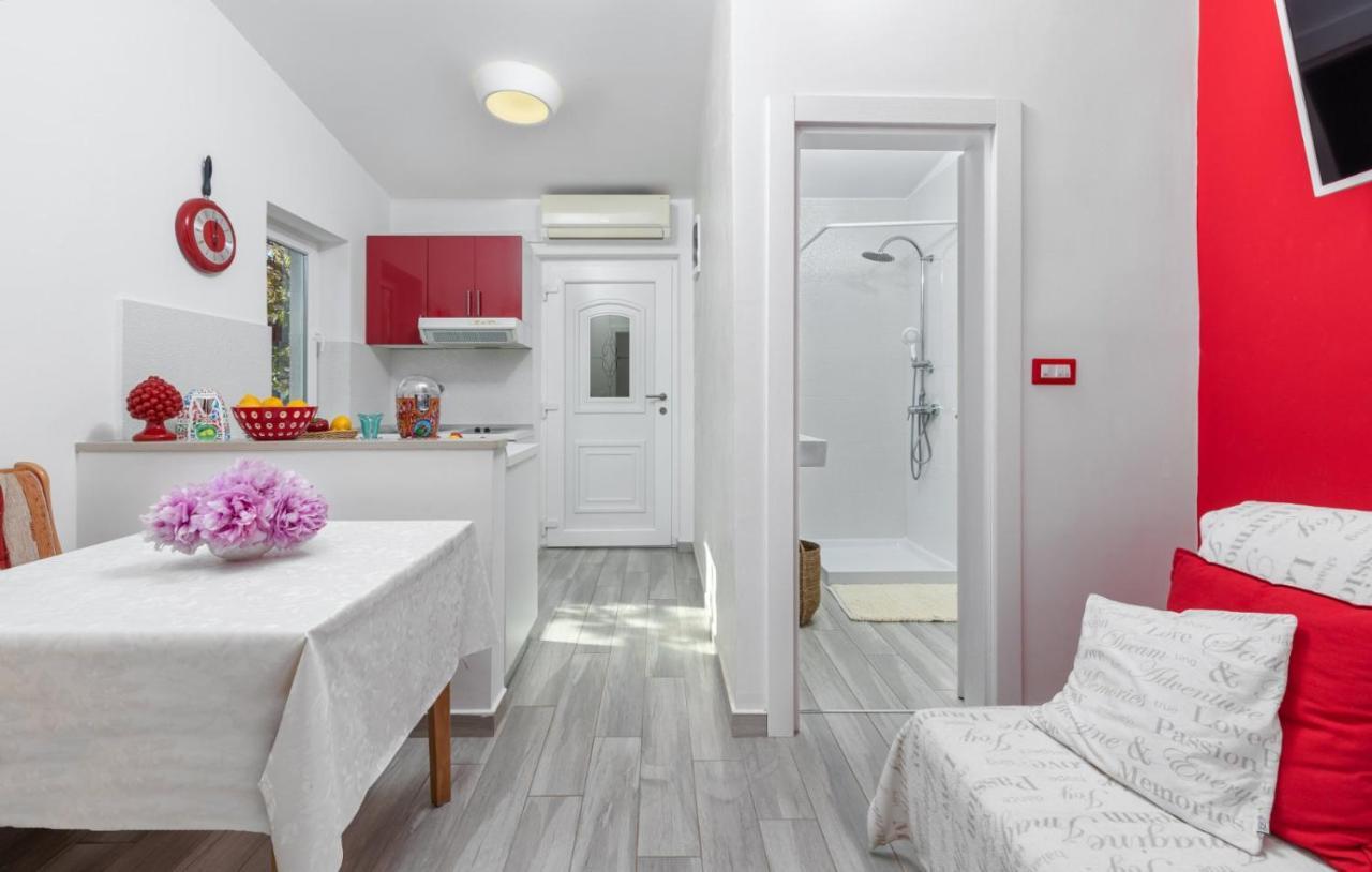 Luxury New !!! Apartment One And Only With Terrace & Free Bikes Poreč Exterior foto