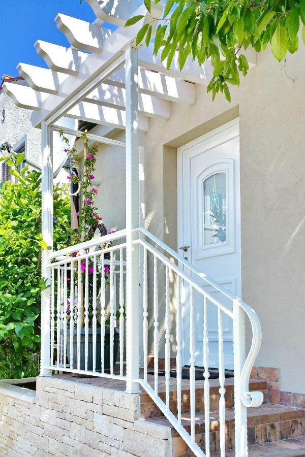 Luxury New !!! Apartment One And Only With Terrace & Free Bikes Poreč Exterior foto